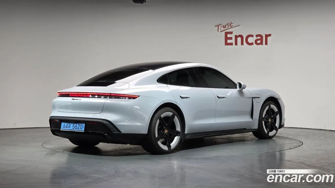 Porsche Taycan 2026 из KR, фото 9
