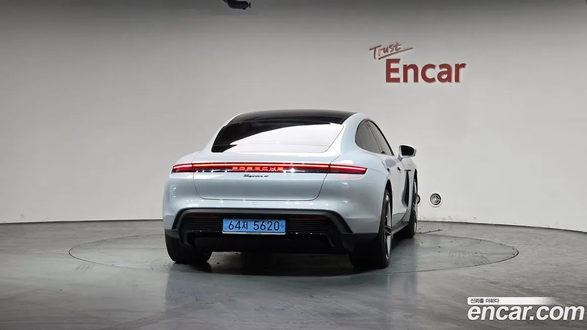 Porsche Taycan 2026 из KR, фото 8
