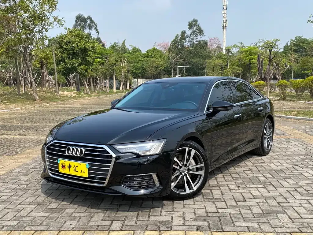Audi A6L — фото 1