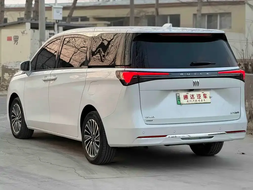 Buick GL8 Hybrid — фото 7