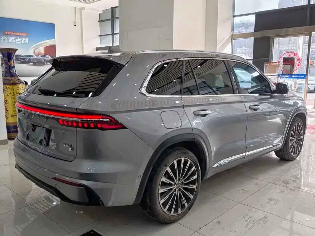 Geely Xingyue L — фото 9