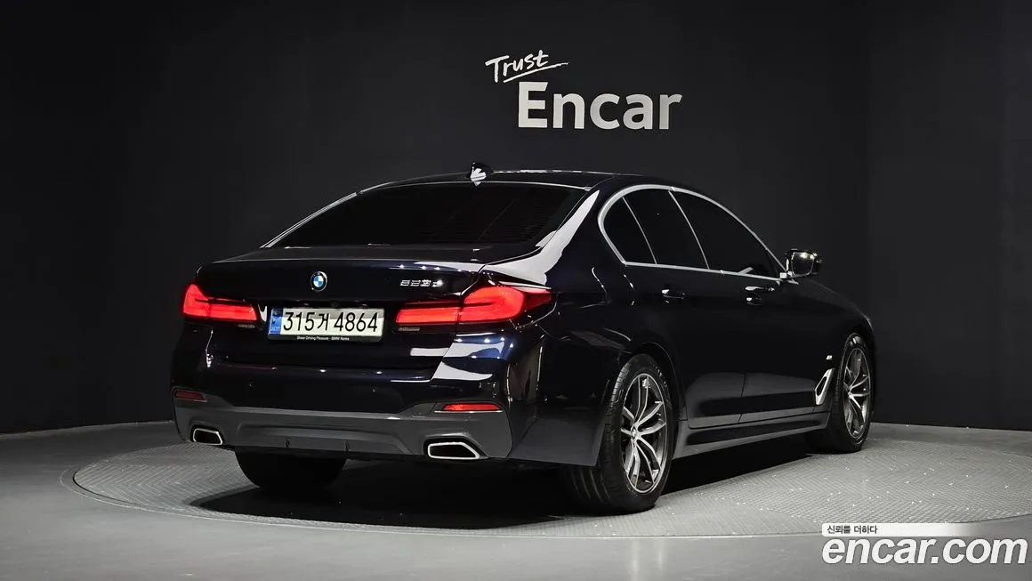 BMW 5-Series 2021 из KR, фото 2