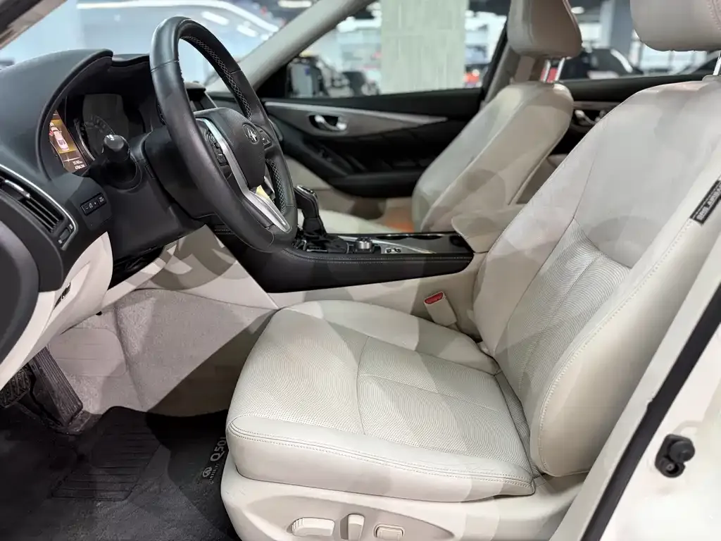 Infiniti Q50L 2023 из CN, фото 2