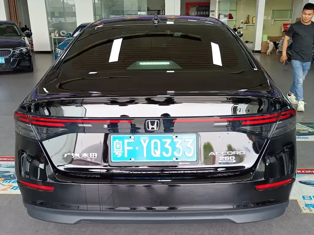 Honda Accord — фото 4