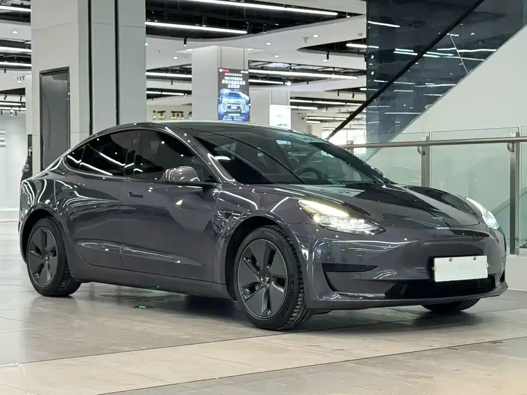 Tesla Model 3 — фото 7