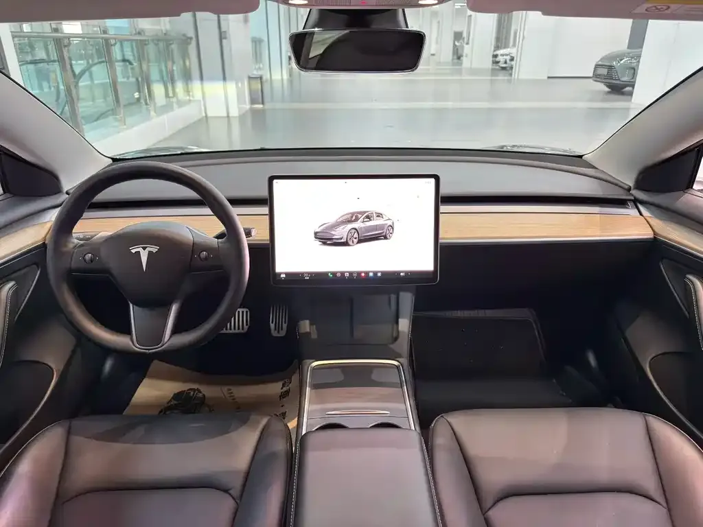 Tesla Model 3 — фото 6