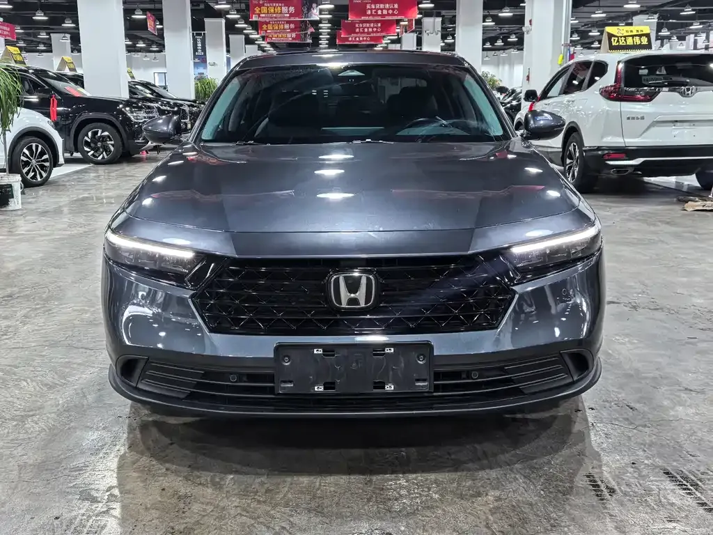 Honda Accord — фото 1