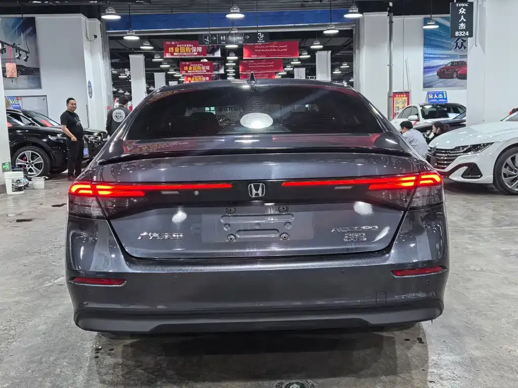 Honda Accord — фото 6