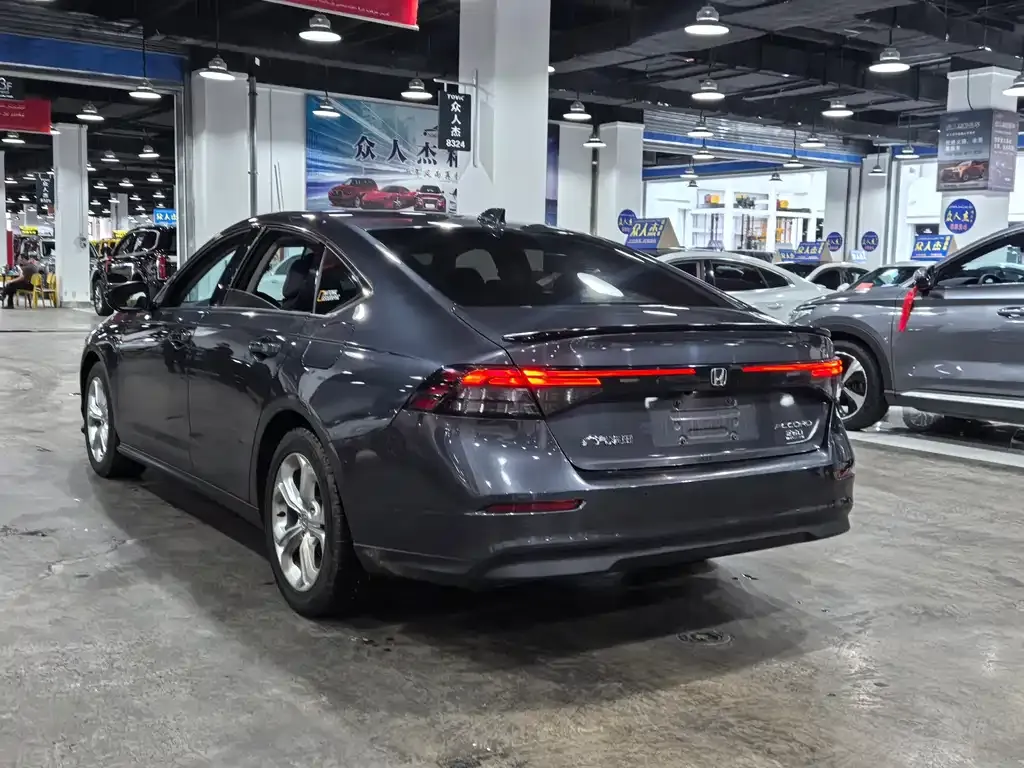 Honda Accord — фото 2