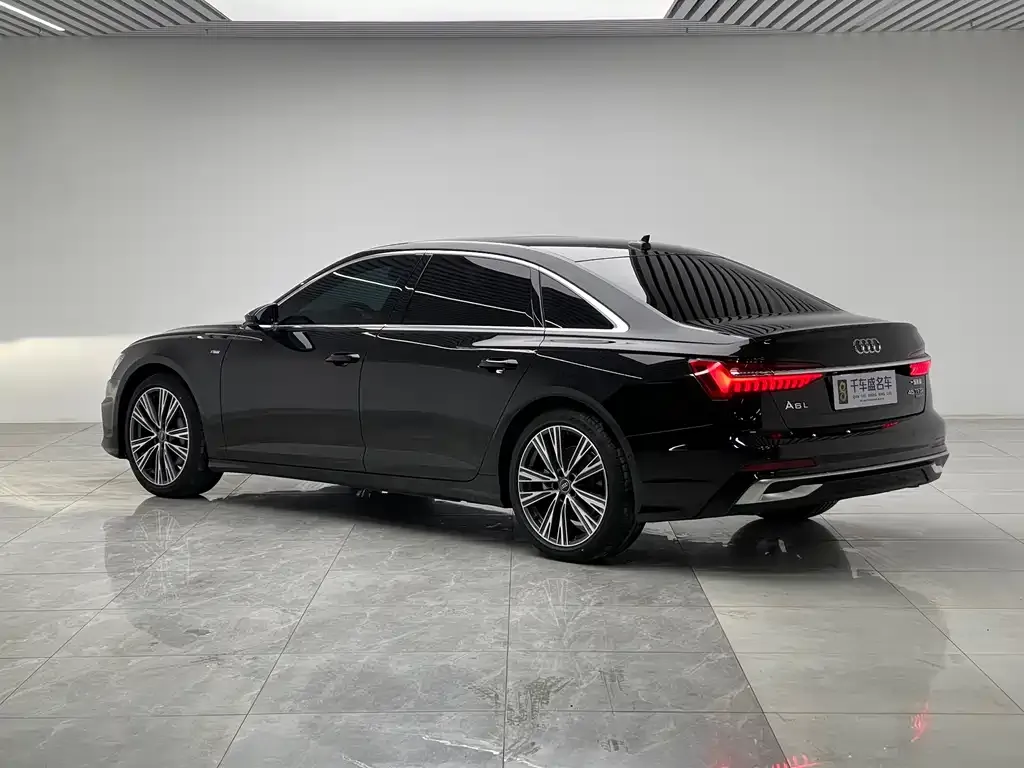 Audi A6L — фото 6