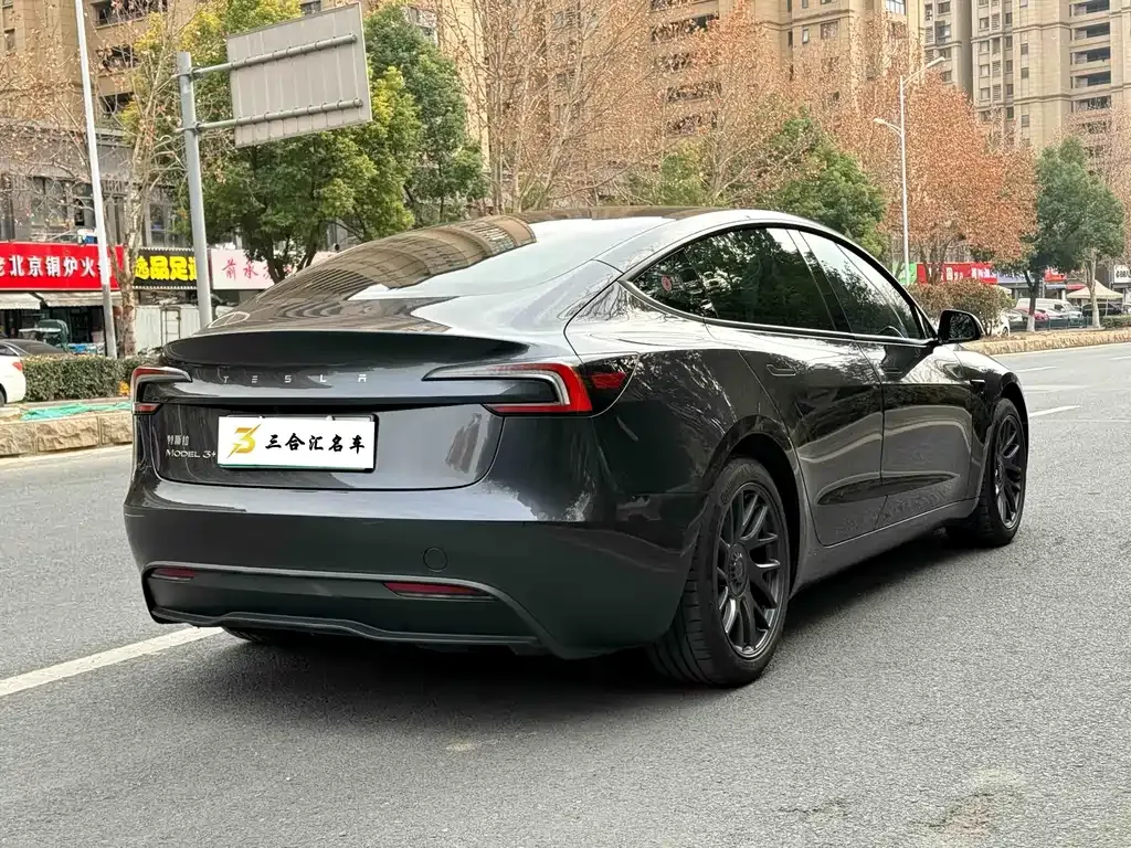 Tesla Model 3 — фото 5