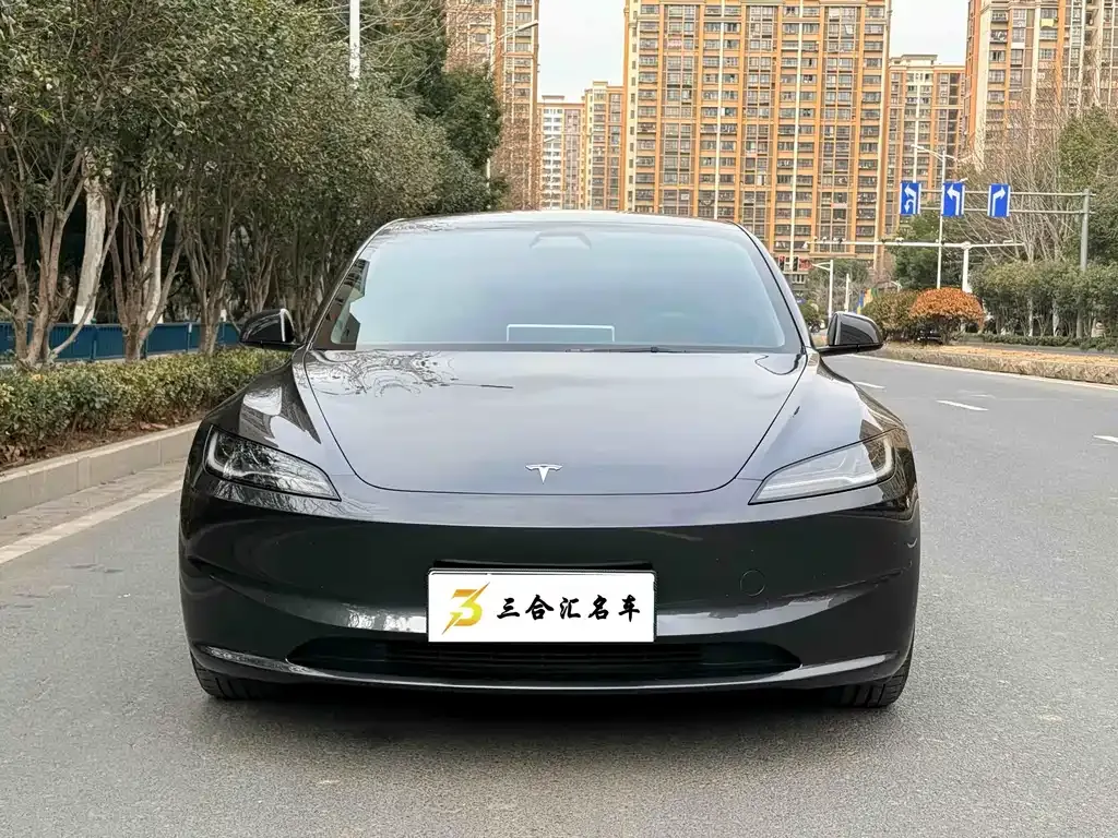 Tesla Model 3 — фото 10