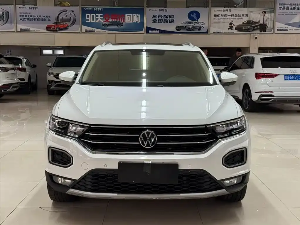 Volkswagen T-Roc — фото 7