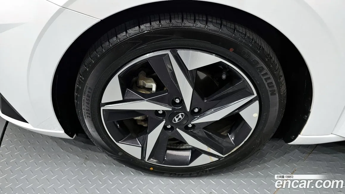 Hyundai AVANTE — фото 3