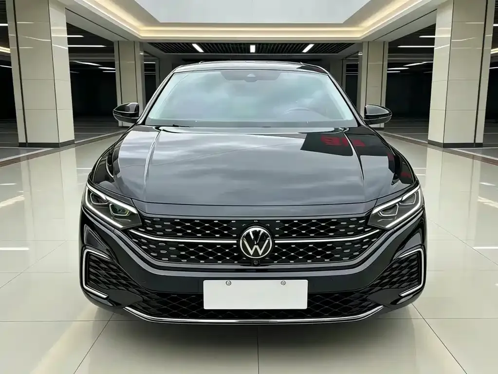 Volkswagen Passat 2022 из CN, фото 2