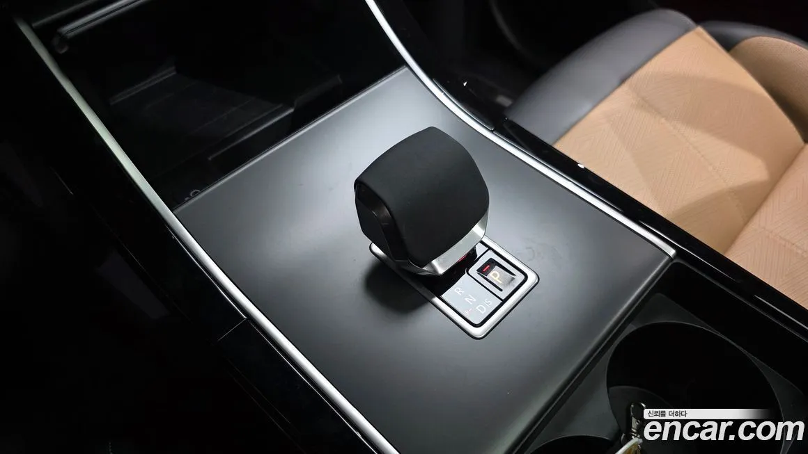 Land Rover Range Rover Velar 2025 из KR, фото 10