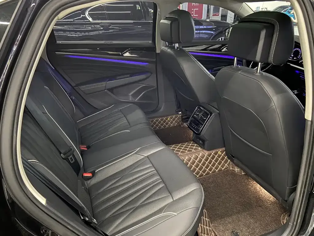 Volkswagen Passat 2022 из CN, фото 7