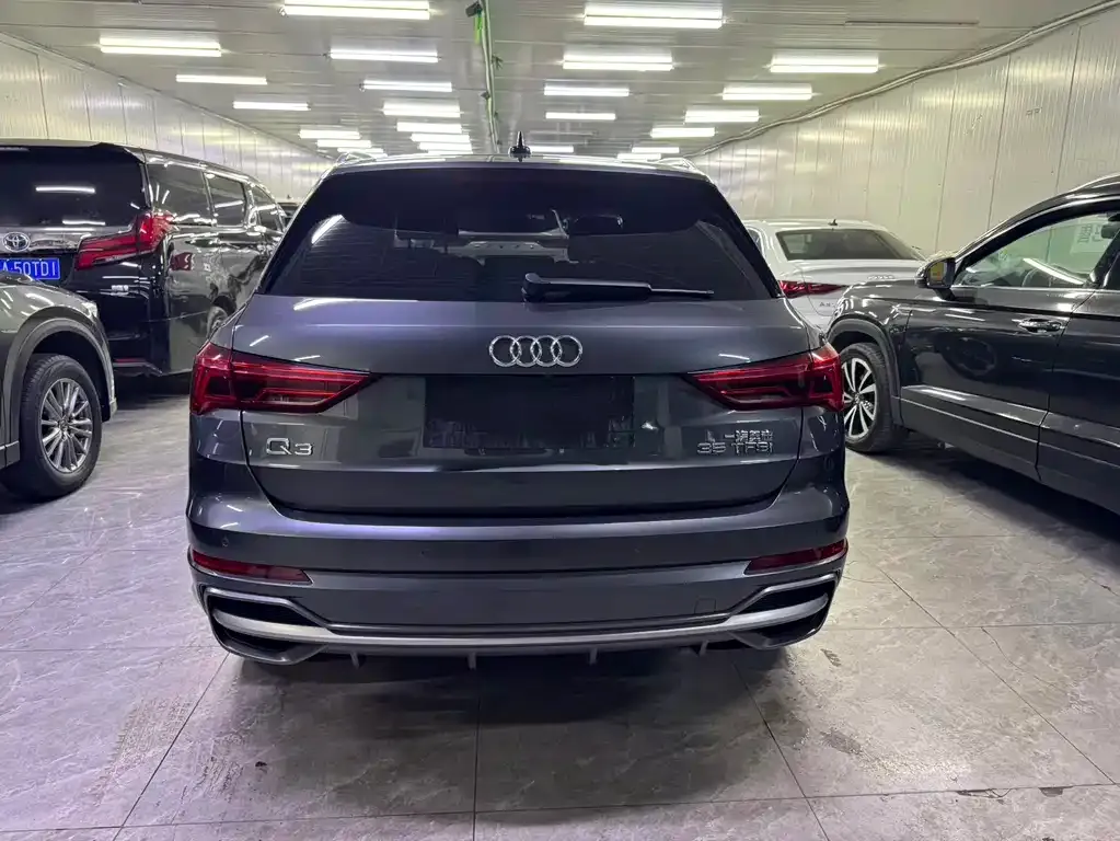 Audi Q3 — фото 10