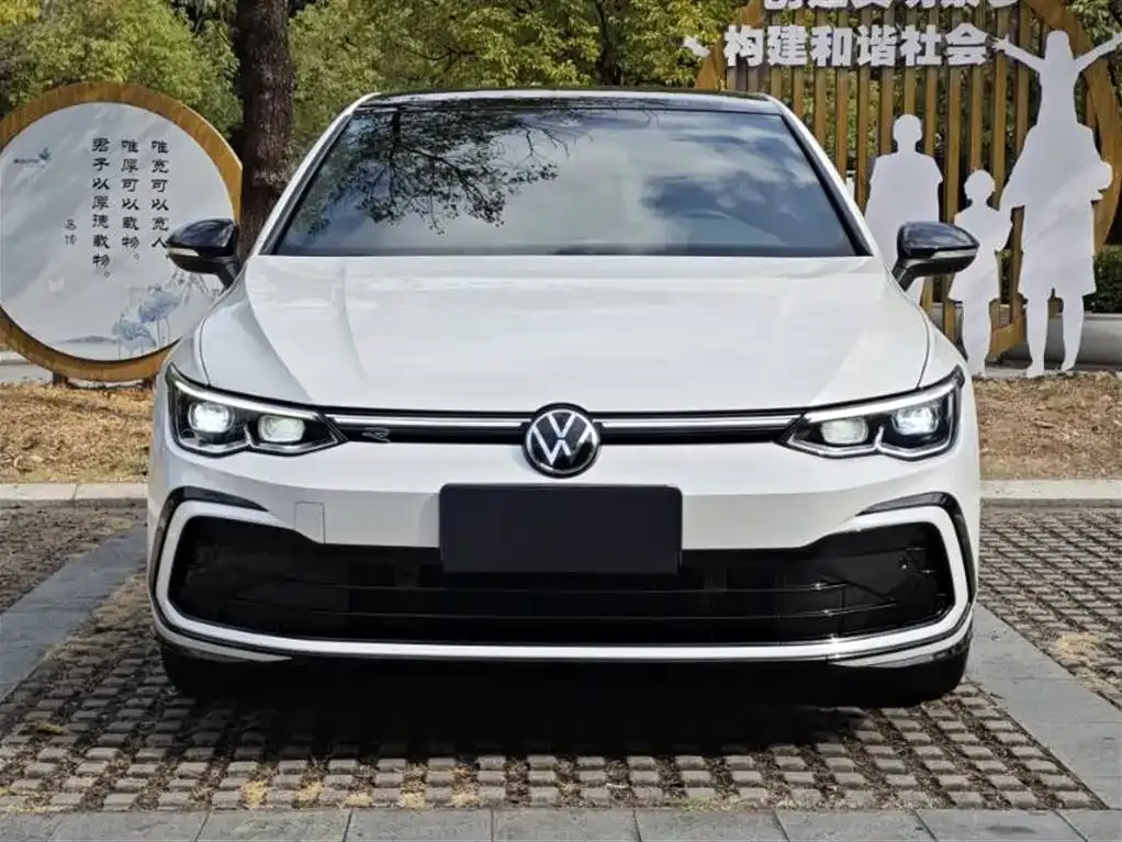 Volkswagen Golf 2021 из CN, фото 2