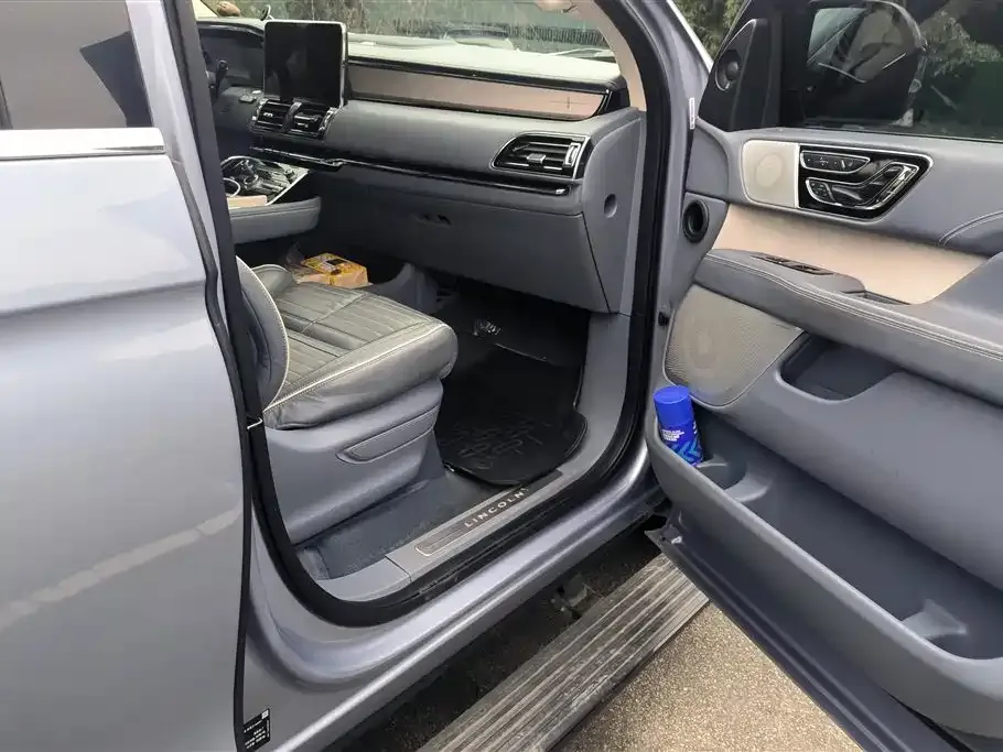Lincoln Navigator — фото 10