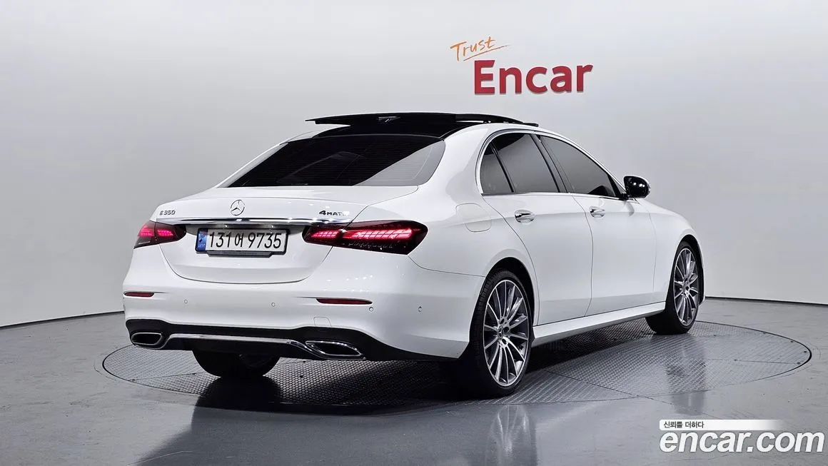 Mercedes-Benz E-Class — фото 5