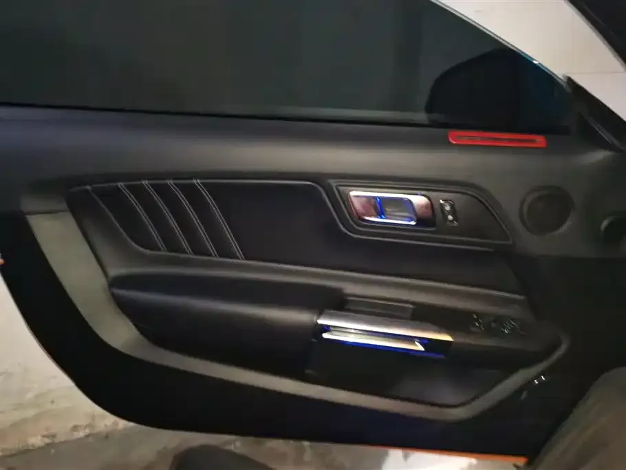 Ford Mustang 2023 из CN, фото 2
