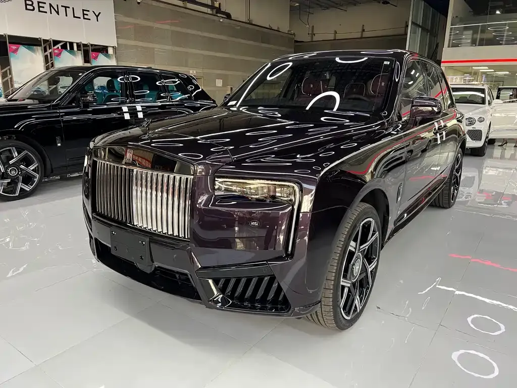 Rolls-Royce Cullinan — фото 1