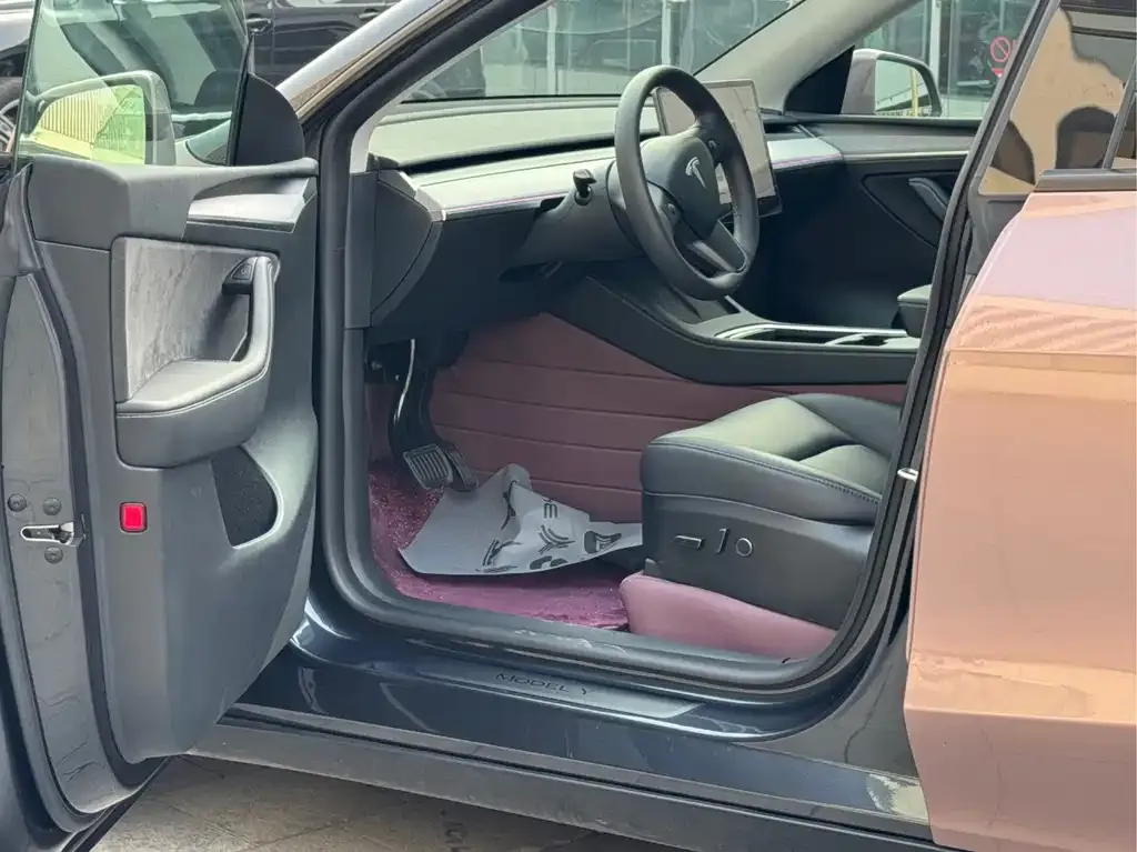 Tesla Model Y — фото 7