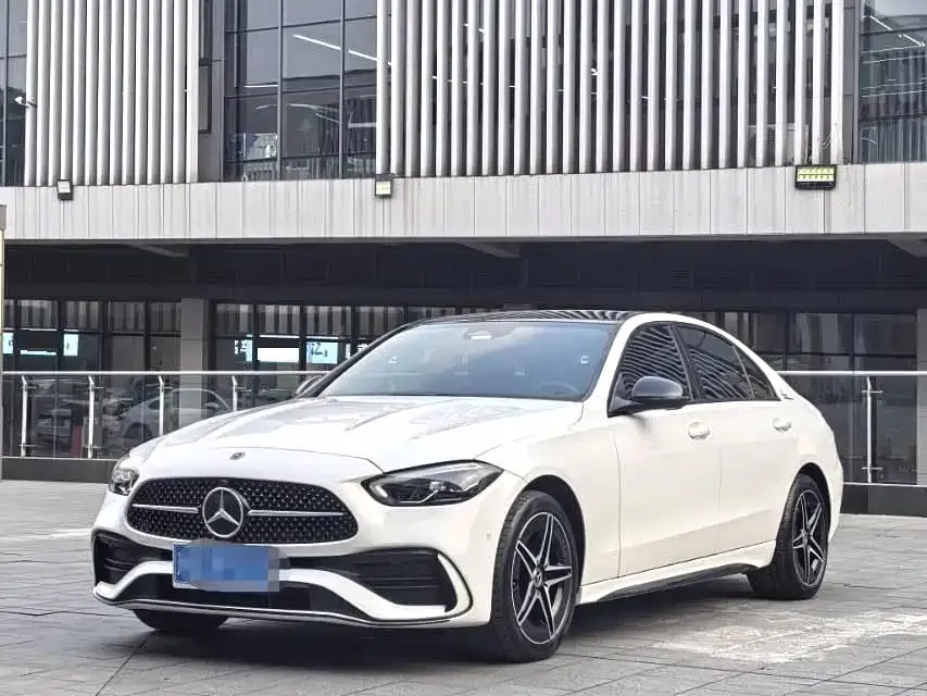 Mercedes-Benz C-Class — фото 1