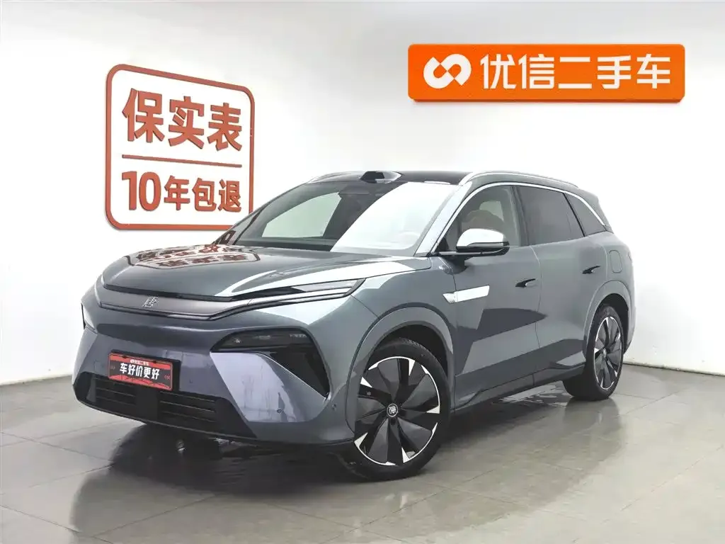 BYD Tang L — фото 1