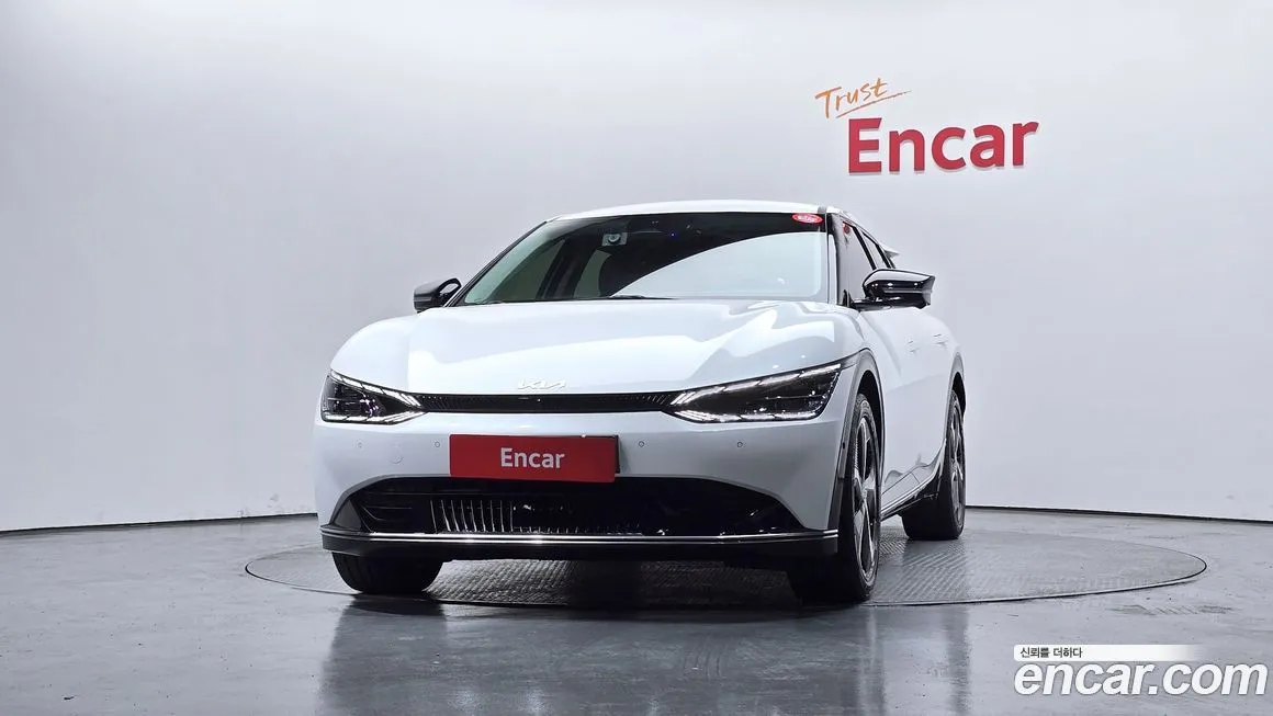 Kia EV6 2023 из KR, фото 2