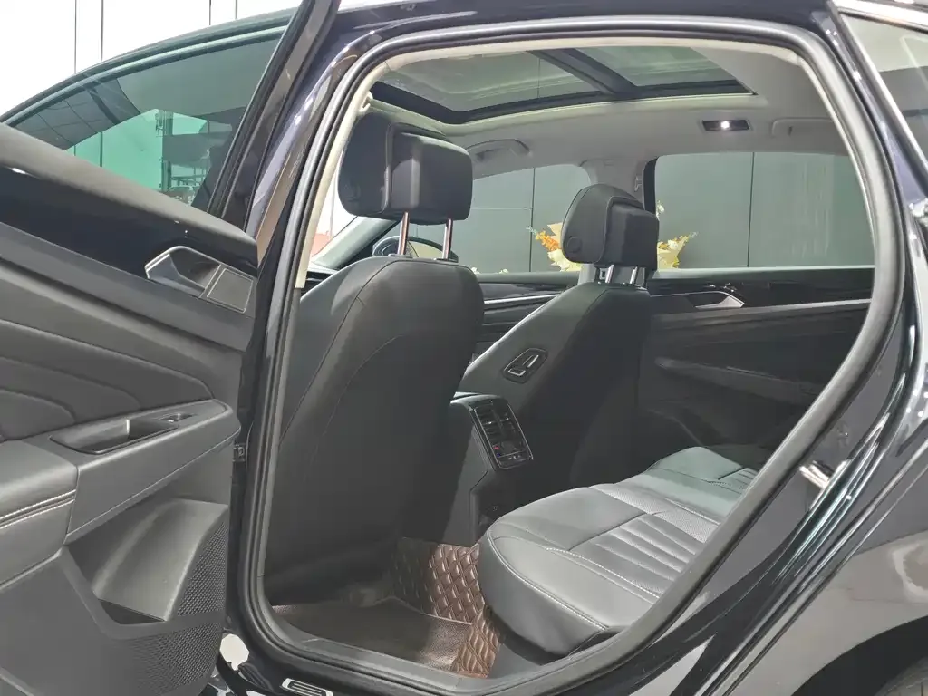 Volkswagen Passat — фото 6