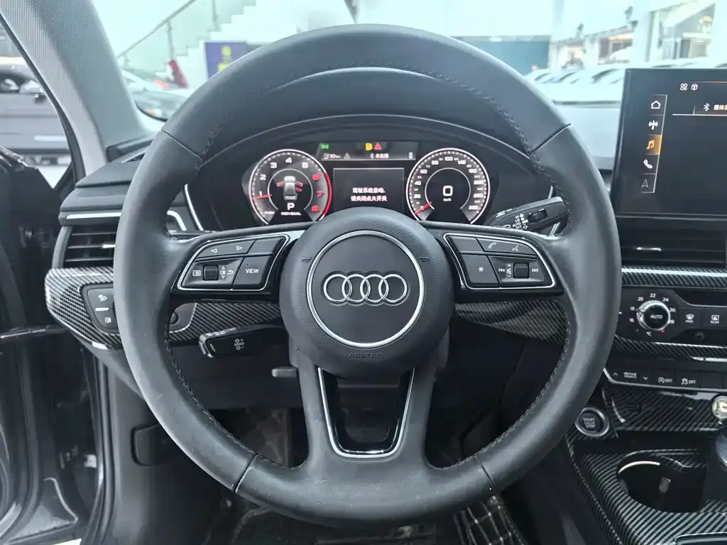 Audi A4L 2021 из CN, фото 2