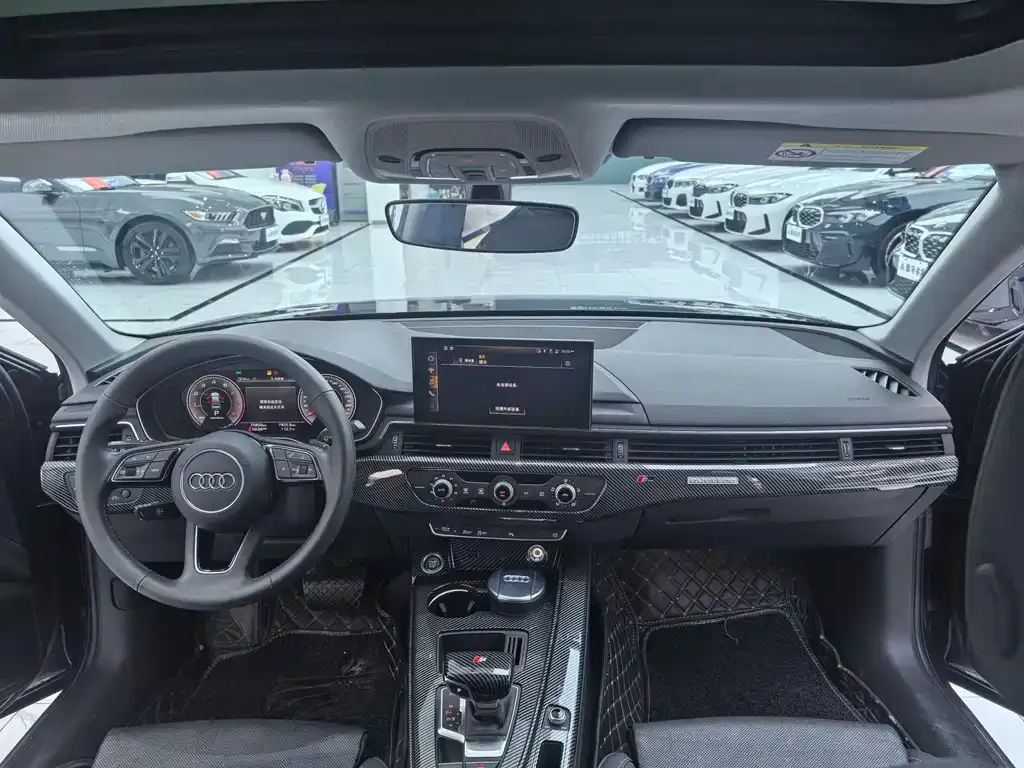 Audi A4L 2021 из CN, фото 7