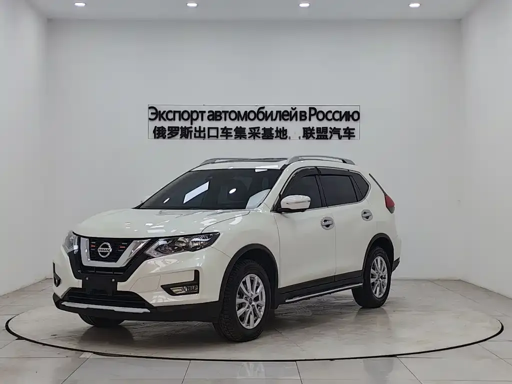 Nissan X-Trail — фото 1