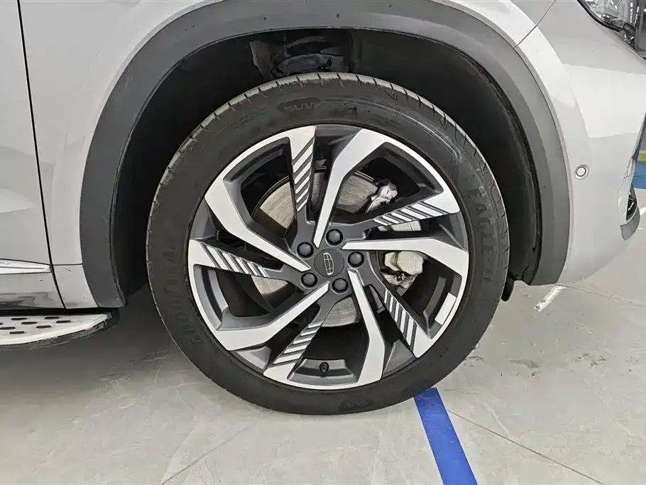 Geely Xingyue L — фото 10