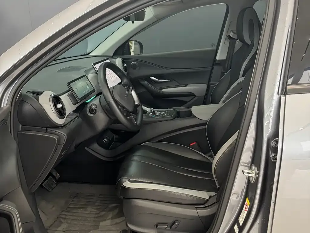 BYD Seal 05 DM-i — фото 8