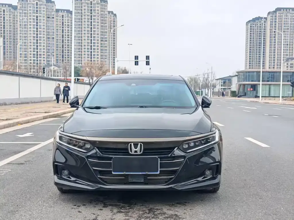 Honda Accord — фото 9