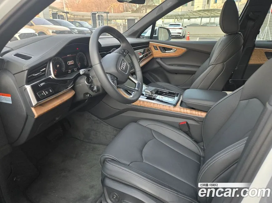 Audi Q7 2025 из KR, фото 4