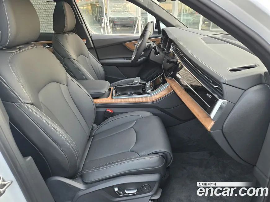 Audi Q7 2025 из KR, фото 6