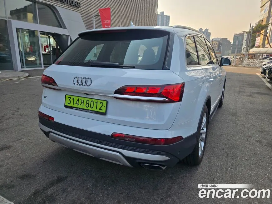 Audi Q7 2025 из KR, фото 8