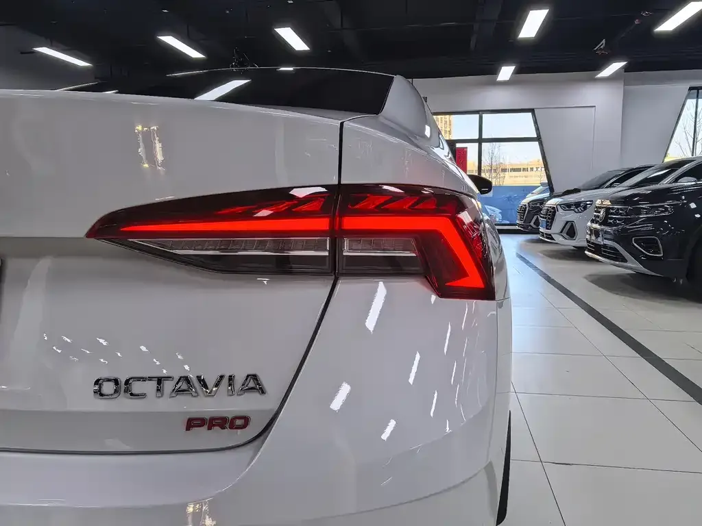 Skoda Octavia — фото 6
