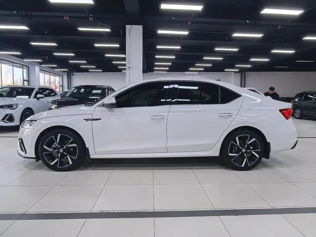 Skoda Octavia — фото 10