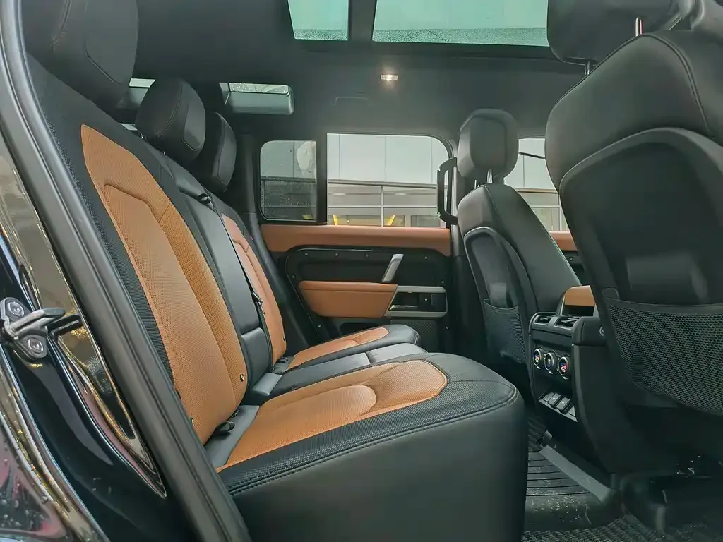 Land Rover Defender 2023 из CN, фото 4
