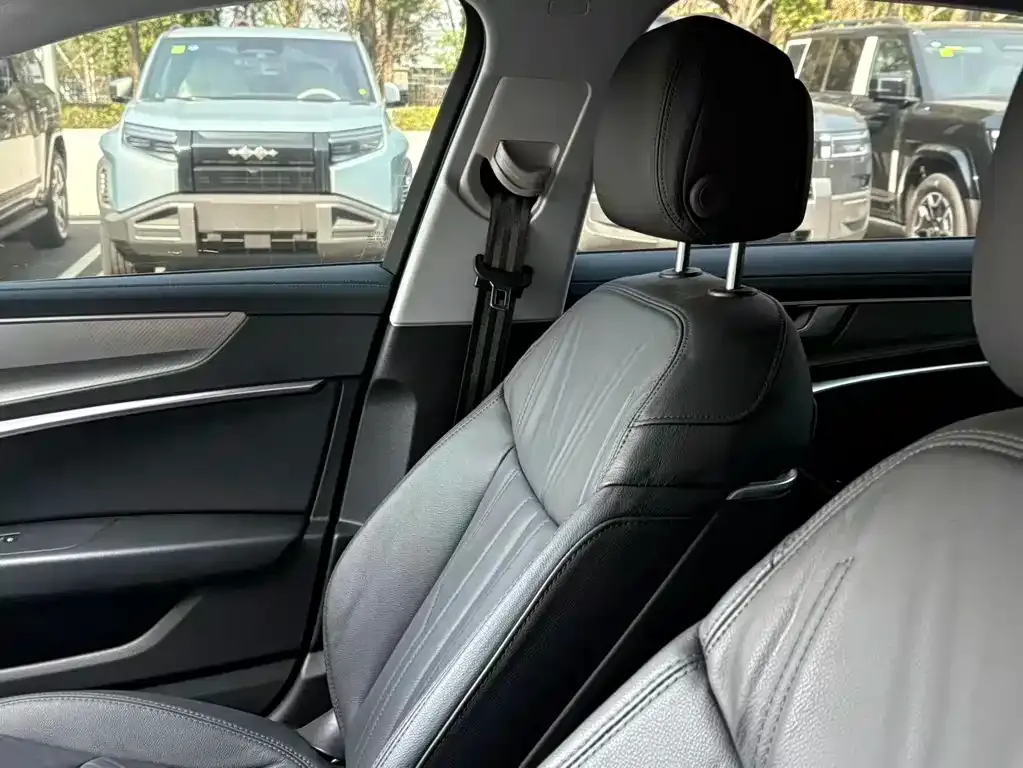 Audi A6L 2021 из CN, фото 10