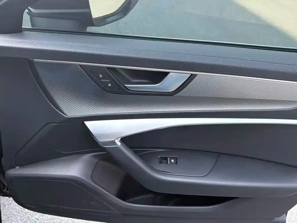 Audi A6L 2021 из CN, фото 2