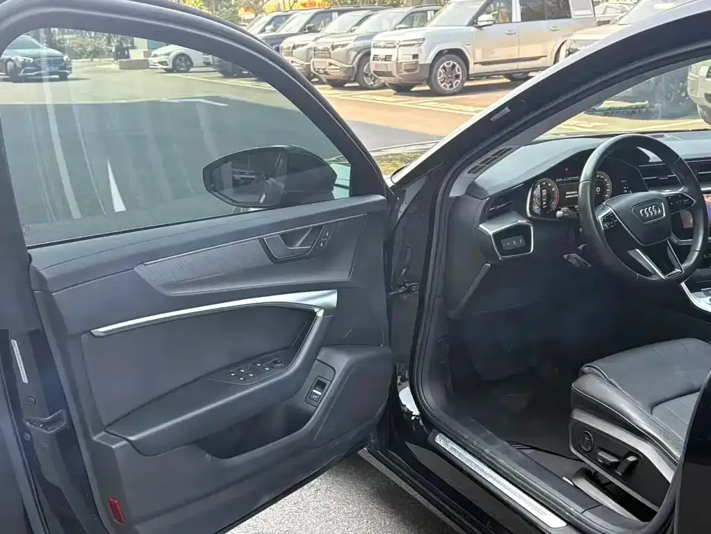 Audi A6L 2021 из CN, фото 9