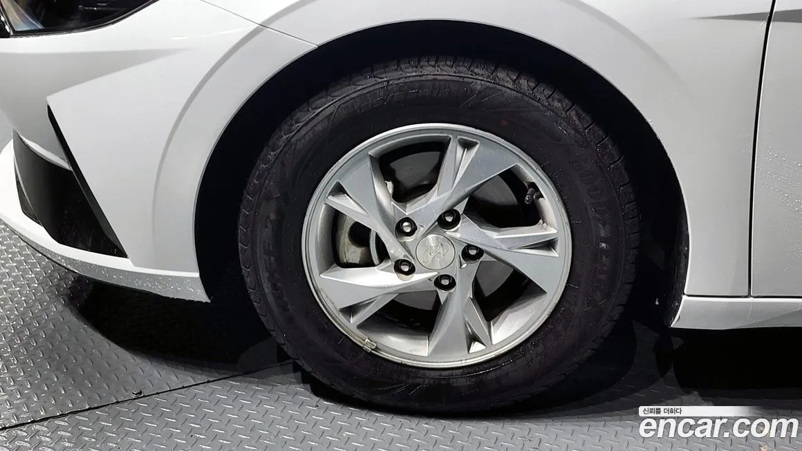 Hyundai AVANTE — фото 3