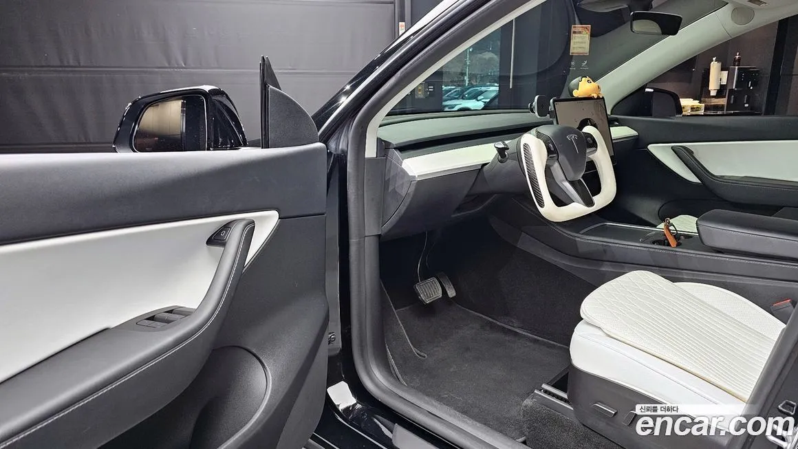 Tesla Model Y — фото 9