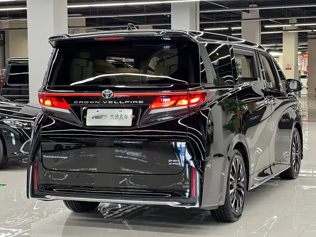 Toyota Vellfire — фото 9